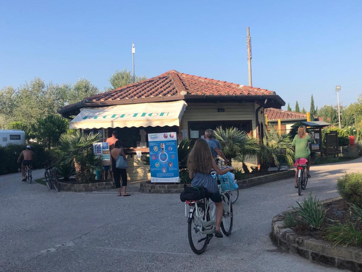 Toskana, Viareggio, Chalet Zona Rosa 1 Mit Klimaanlage Und Wlan Bagian luar foto