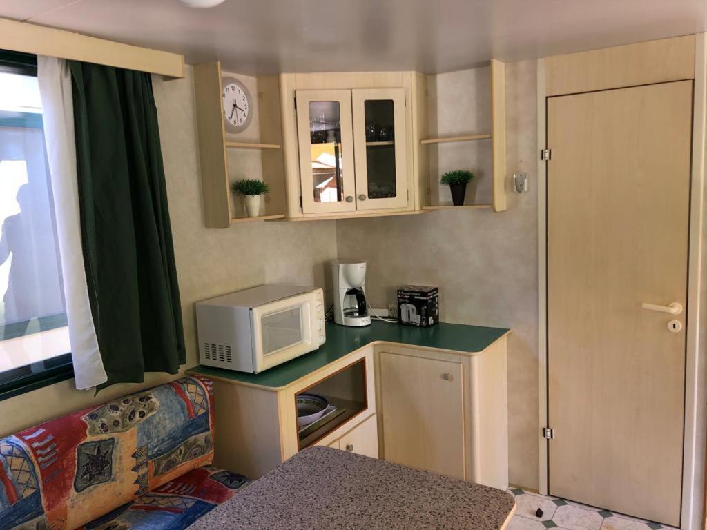 Toskana, Viareggio, Chalet Zona Rosa 1 Mit Klimaanlage Und Wlan Bagian luar foto